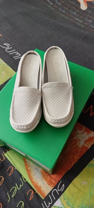 Туфли на девочку подростка.