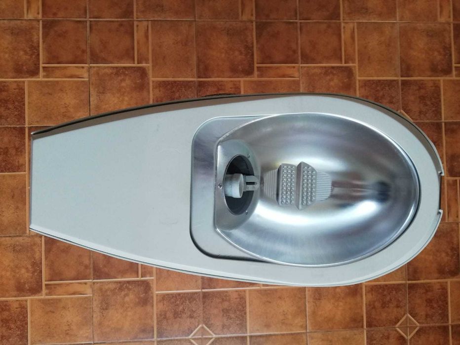 Светильник консольный