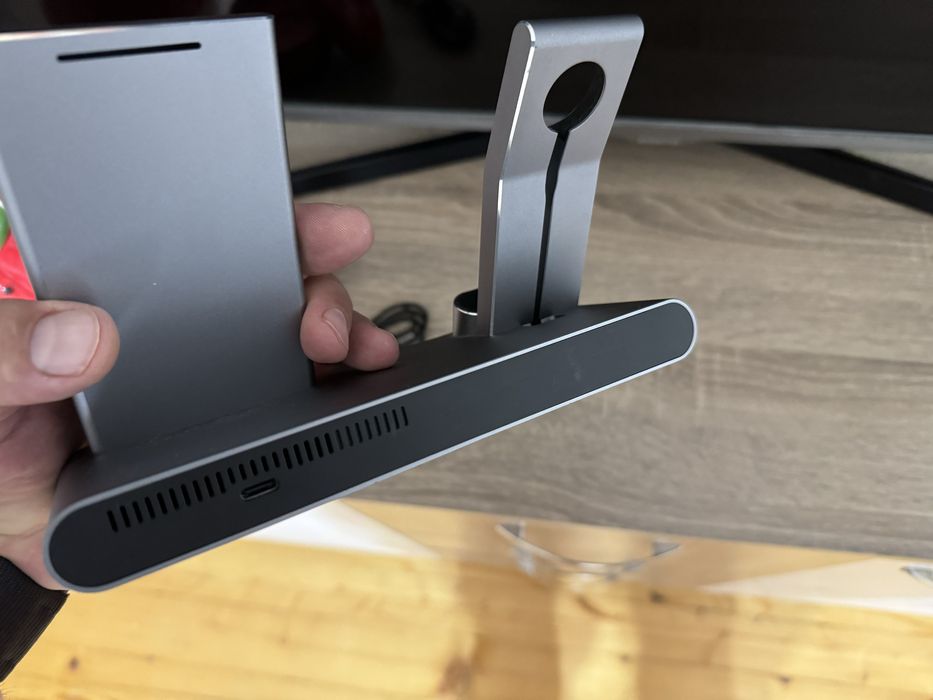 2бр. безжични зарядни 3 в 1