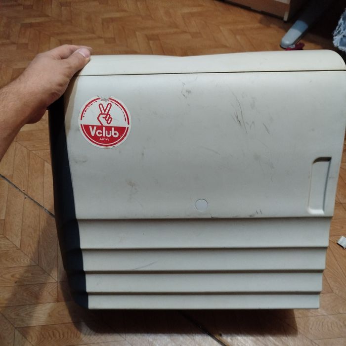 Корпус для компьютера ретро. Есть потертости