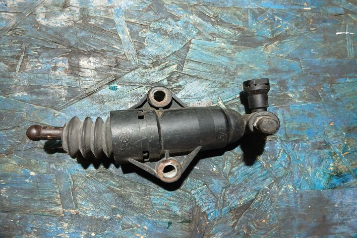 Pompa ambreiaj 1J0721261F 1J0721261F Volkswagen VW Golf a 4-a generat