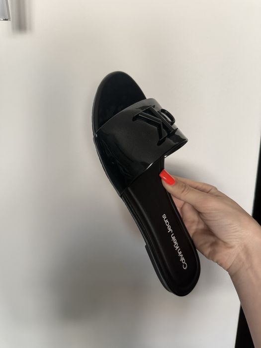 Чехли на Calvin Klein