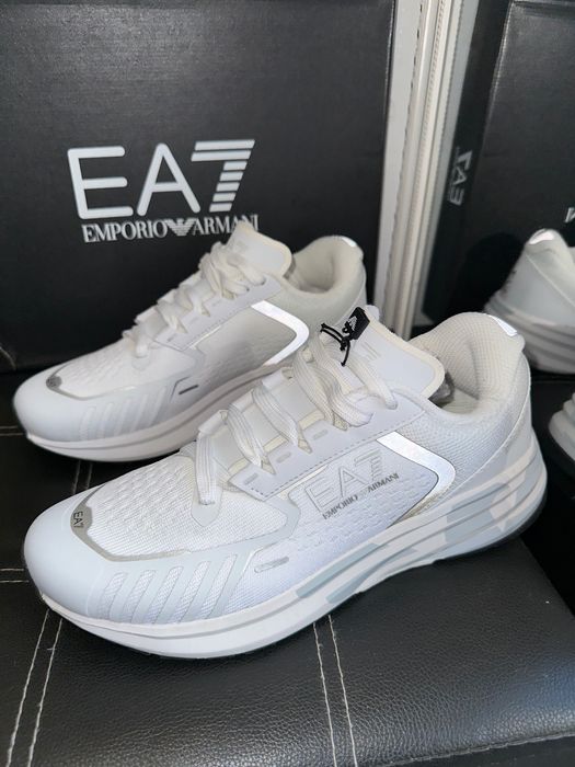 Оригинални Сникърс и EA 7