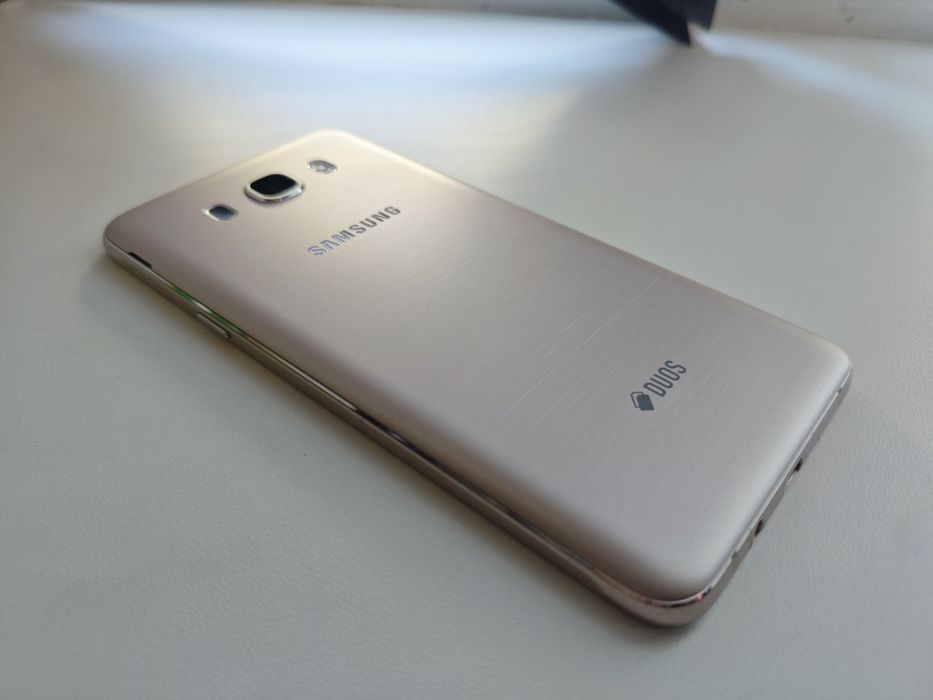 Samsung J7 32 Gb (2016 модельный год)