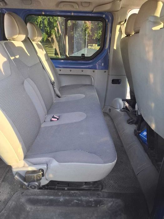 Opel vivaro 1.9 din anul 2005 cu 9 locuri