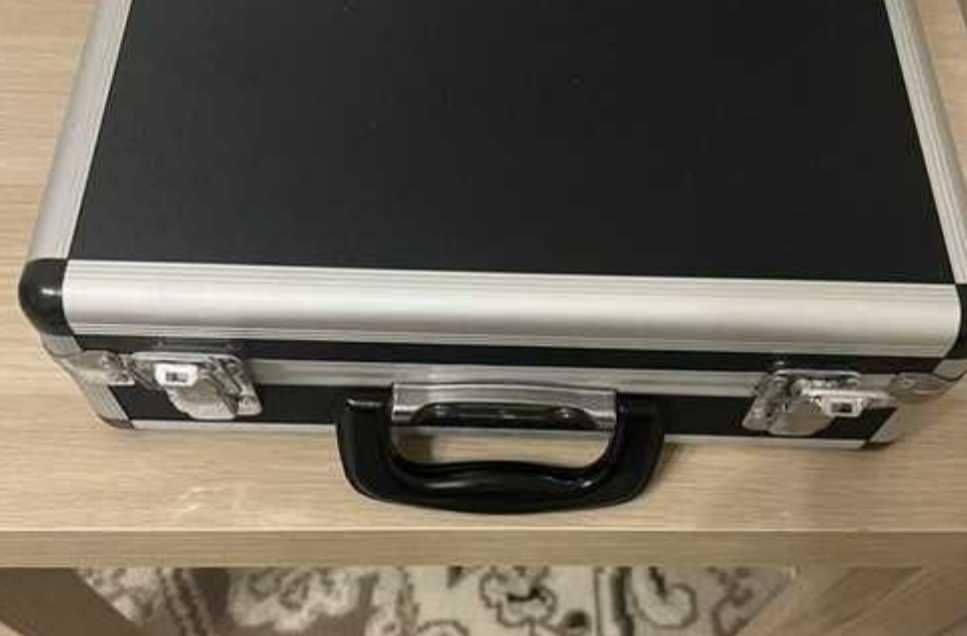 Original Behringer B-2 PRO studio kondensator mikrofoni sotiladi.