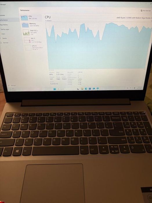 vând laptop Lenovo