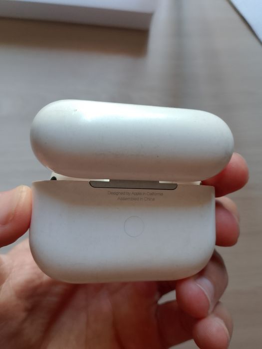 Продаю air pods pro