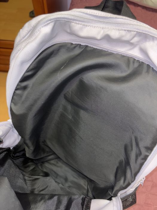 Дамска раница.