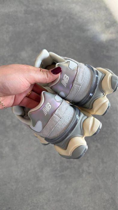 New Balance 9060 “Light Grey White”