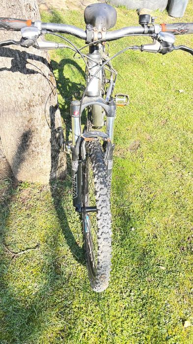 Bicicleta de vânzare