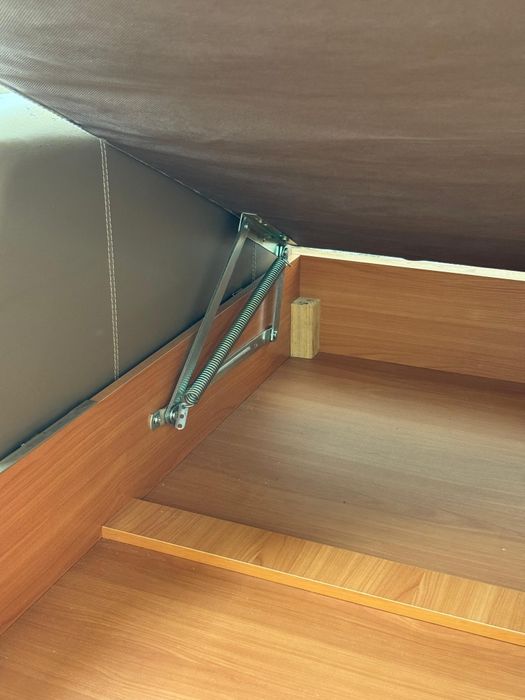 Продам диван в гостиную