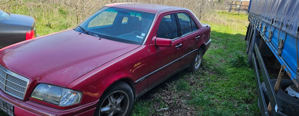 Мерцедес 220 С-1995 г.