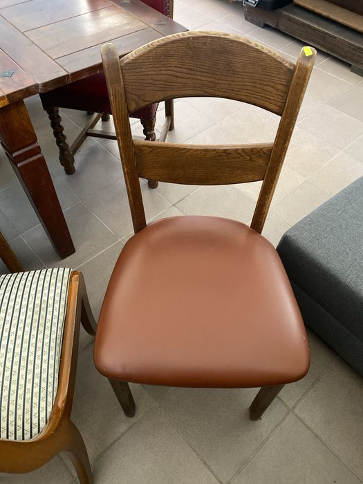 Трапезни  столове -различни!