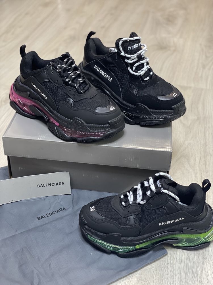 Adidasi Balenciaga Triple S Premium Bacau OLX.ro