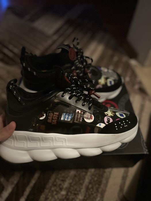 Versace chain reaction