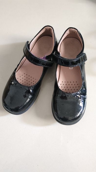 Туфли в школу для девочки