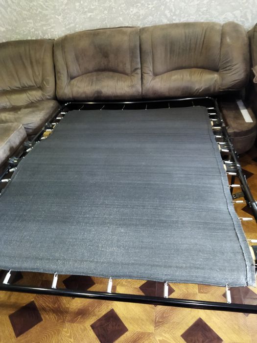 Продам угловой диван.