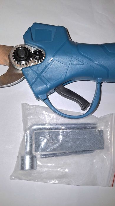 Foarfeca electrica pe acumulatori NOUA PUTERNICA Gradinarit crengi vie