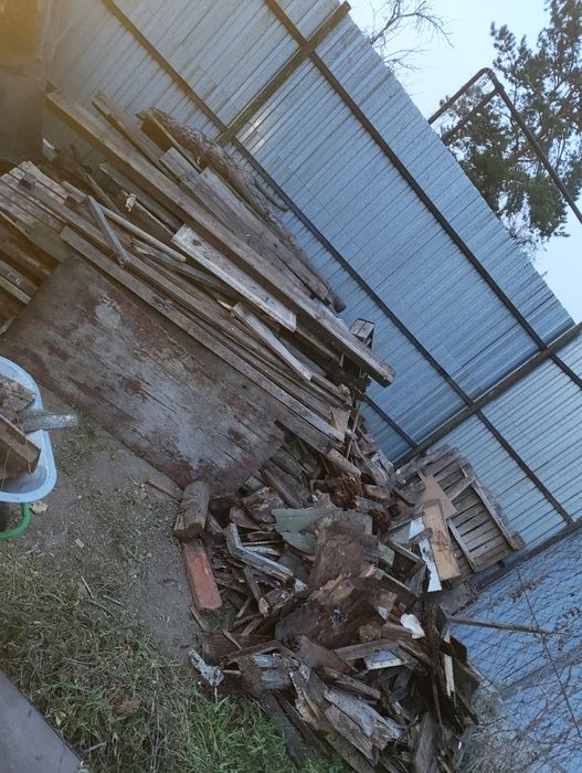 Старые доский дрова