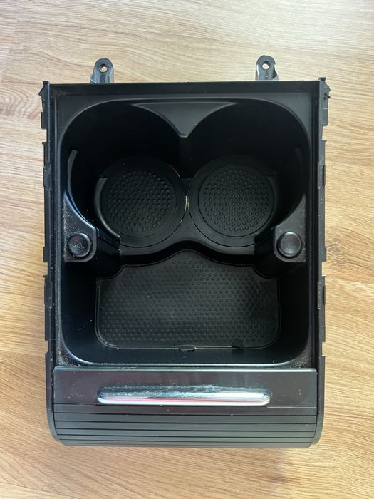 Къпходър/Чашки за VW Passat B7/B6