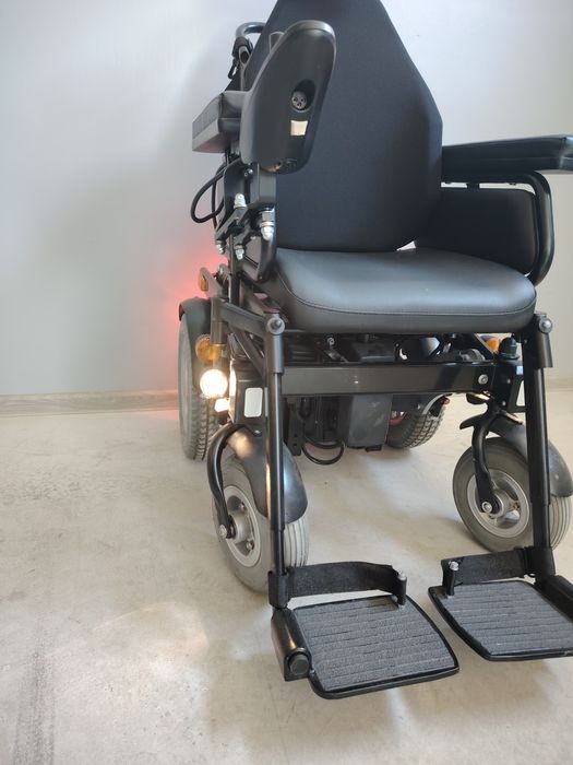 Cărucior electric pentru persoane cu dizabilități 12km/oră