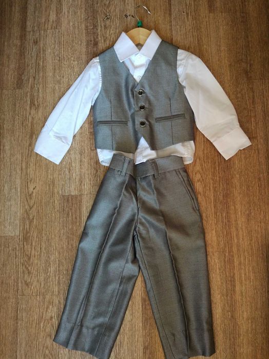 Костюм /рубашка,брюки, пиджак/