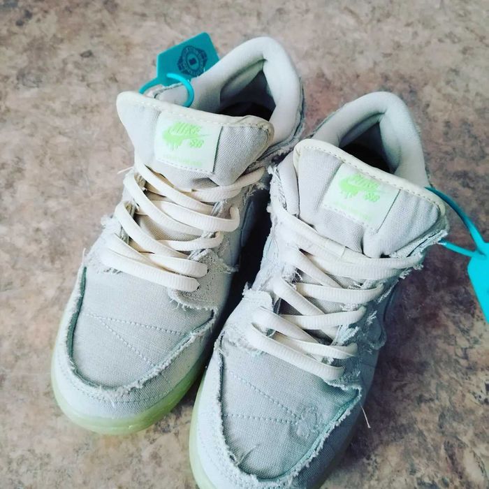 Продам мужские кроссовки