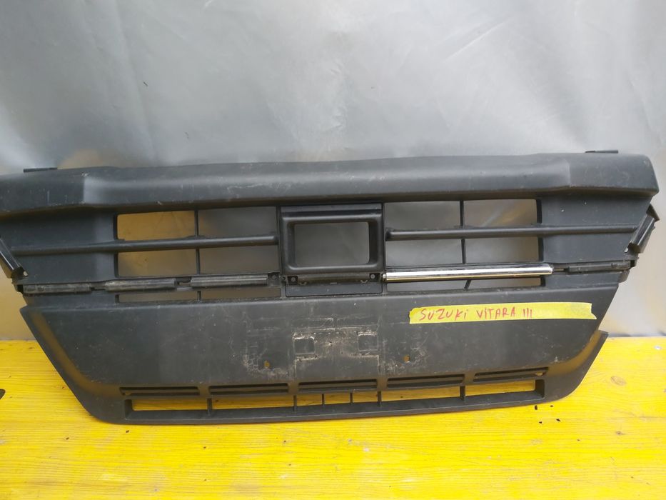 Грил решетка Suzuki Vitara 3 2018/2023г