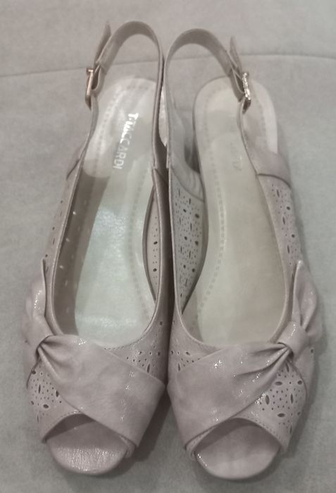 Босоножки летние 40р