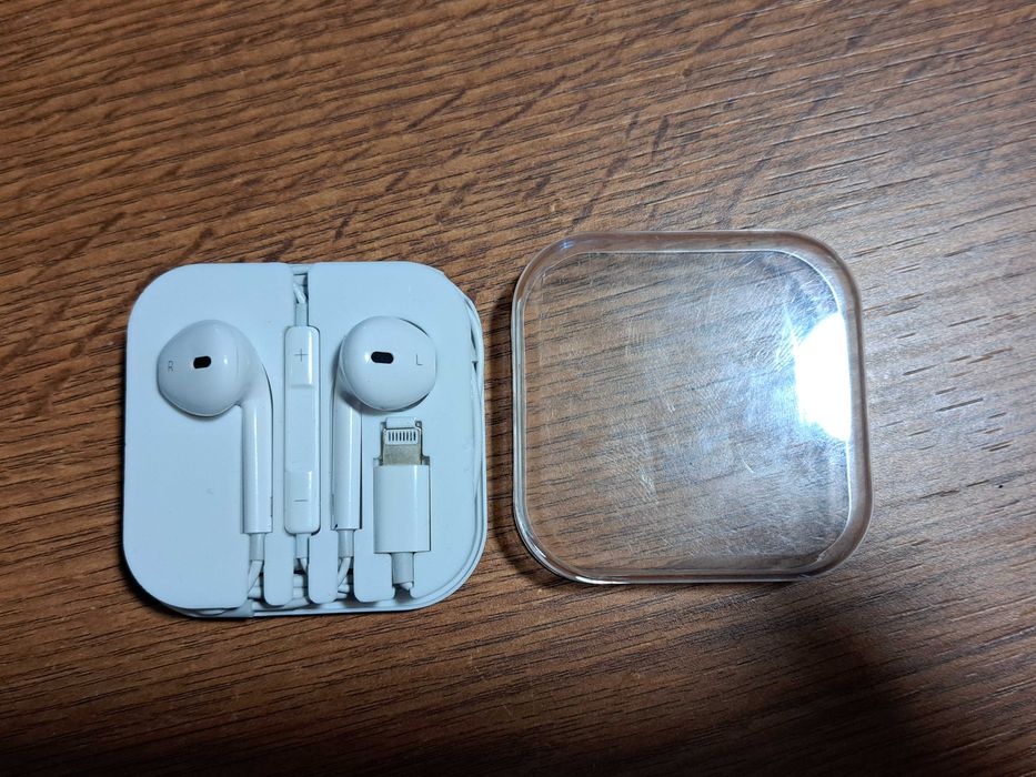 Casti cu fir model Iphone
