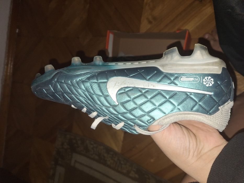 Бутсы 42 размера