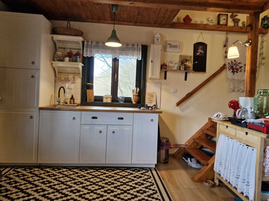 Vindem cabană la Muntele Rece