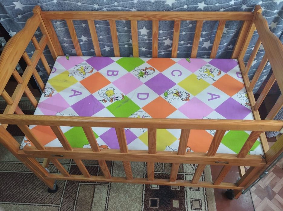 Детская кроватка