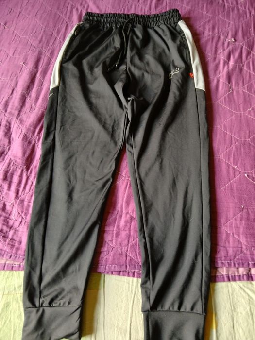 Спортен анцунг еластичен моден дизайн