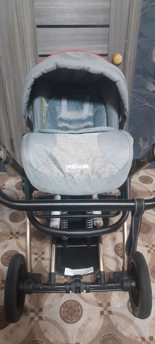 Коляска почти новая