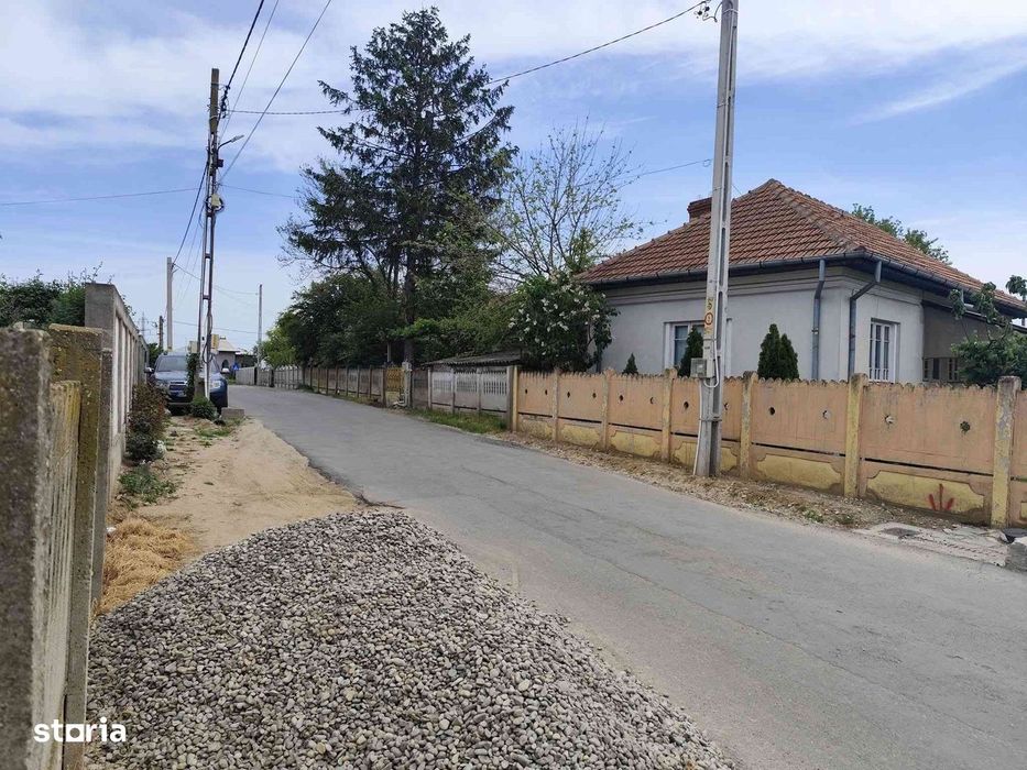 Albesti, Simnicu de Sus- Casa batraneasca cu teren de 542 mp