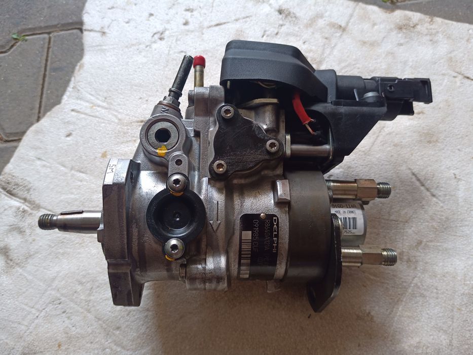 Pompa de injectie Delphi R8640A121A