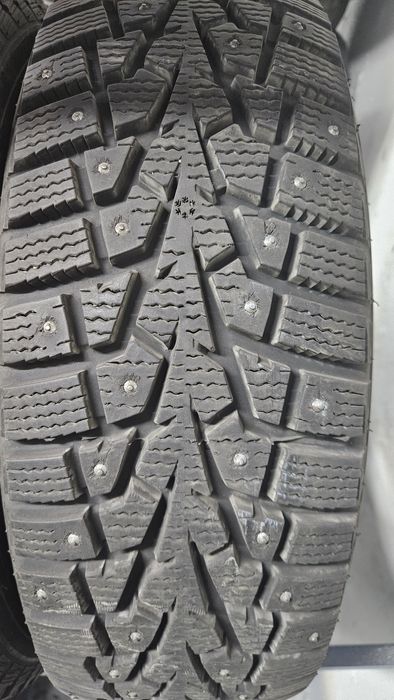 Продам пару шин 195/65/15