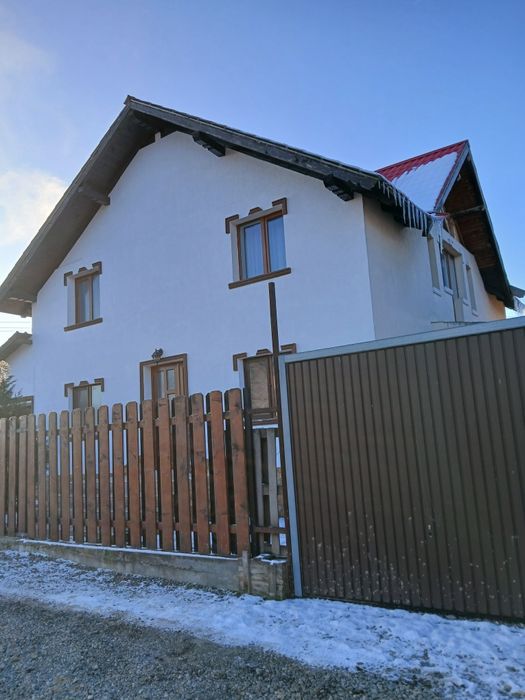 Casa în cartier rezidențial