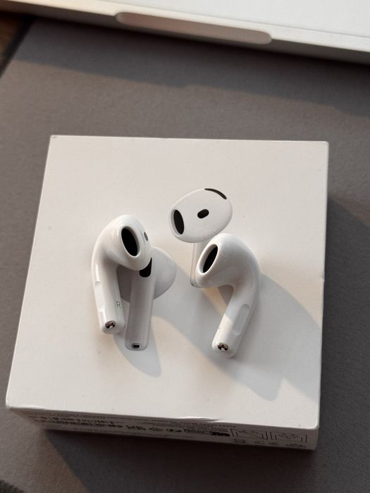 Apple Airpods 5 cu carcasa MagSafe