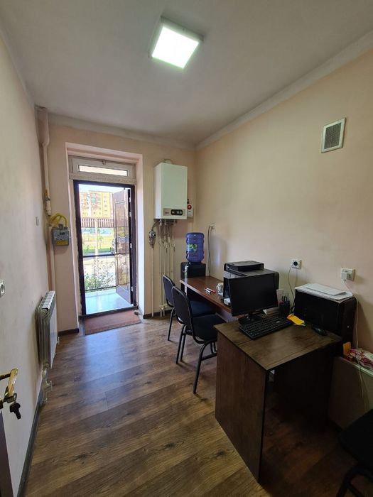 Аренда офиса на 1м этаже, высокая проходимость, под центр или офис