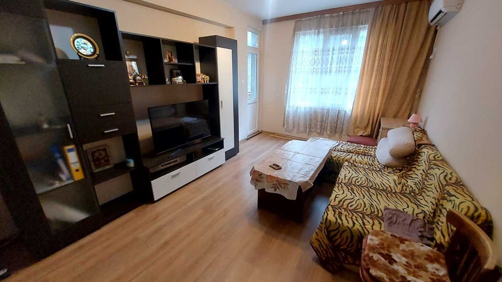 Продава се Тристаен апартамент в Хасково, Училищни - 92 кв.м за 582 €/кв.м - Снимка #2