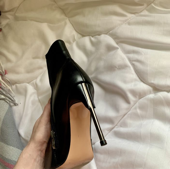 Продам ботильоны Novo Passo