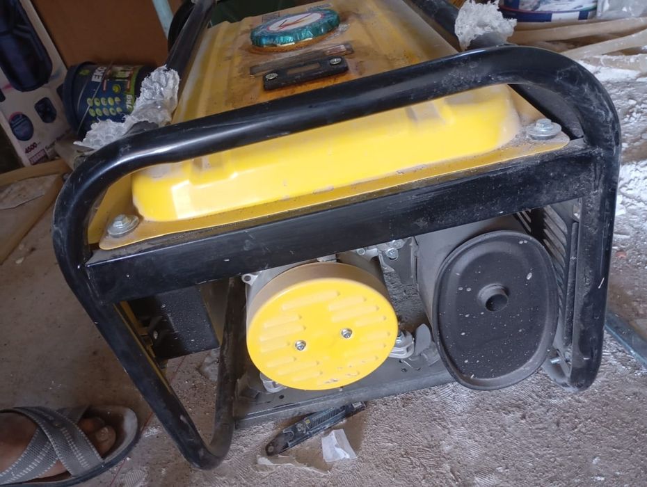 БензоГенератор  DeWalt