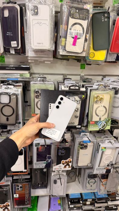 Samsung S24FE/256 памяти