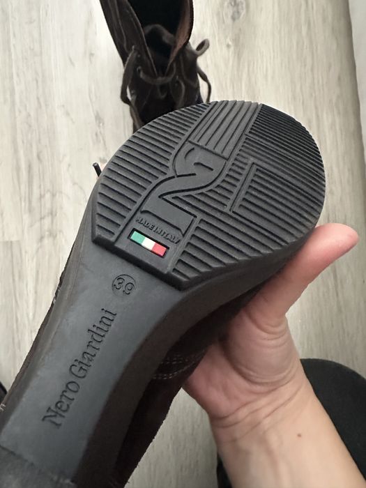 Ghetute piele nsturala Nero Giardini