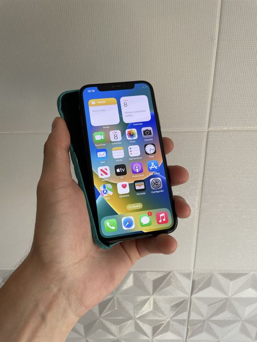 • Iphone  X • BATERIE 93%  •