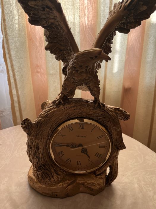 Часы в виде орла