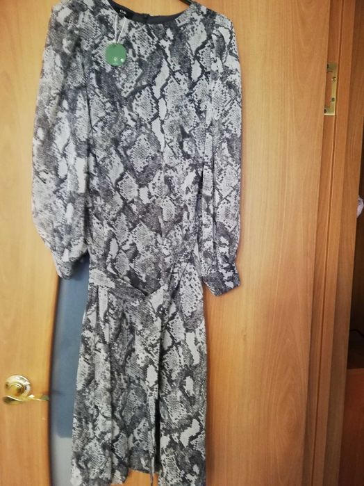 Продам женское платье.